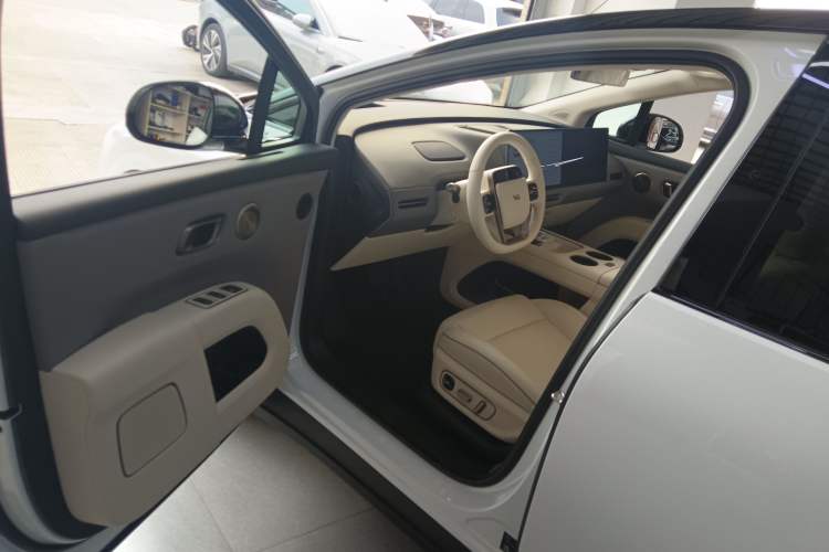 Used Li Auto Li Auto i8 2025 Model Standard Version