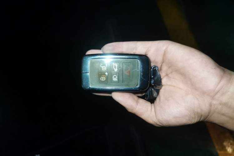 Used Land Rover Discovery 2021 360 PS R-Dynamic SE Vehicle Key