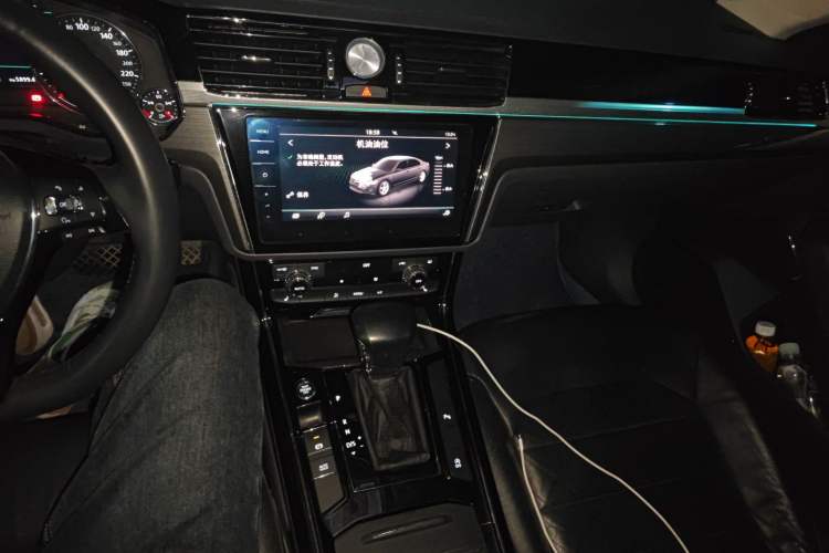 Used Volkswagen Phideon 2018 380TSI Two-Wheel Drive Business Edition Audio And AC Panel