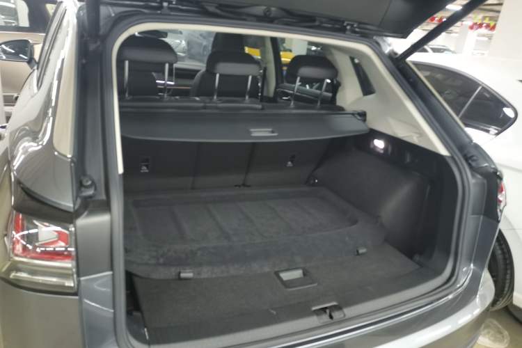 Used Volkswagen Tayron 2023 280TSI Two-Wheel-Drive Luxury Plus Advanced Version Trunk