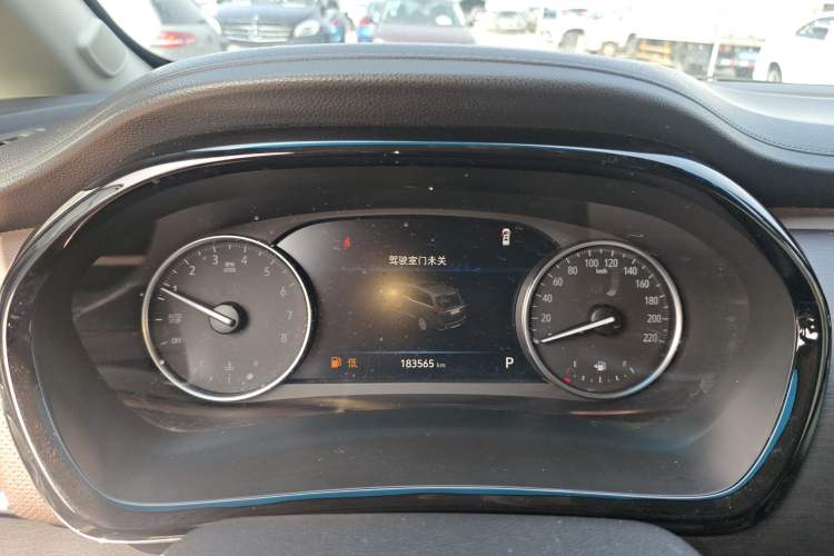 Used Buick GL8 2020 Land Cruiser Executive Class 652T Comfort Model
