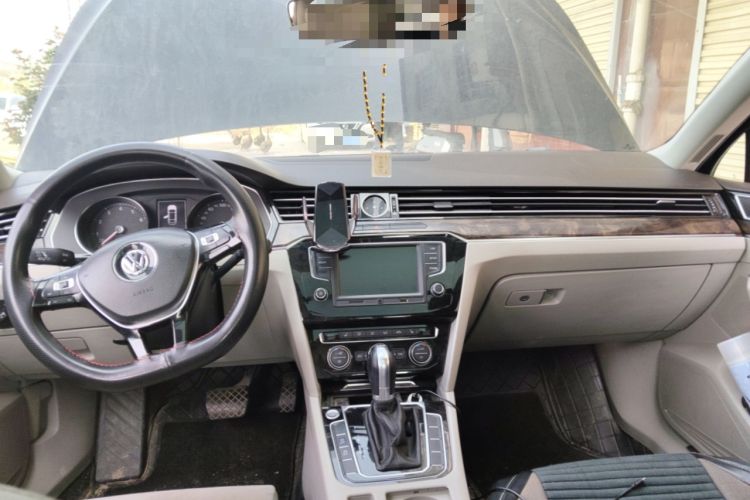 Used Volkswagen Magotan 2017 330TSI DSG Luxury Model Headliner