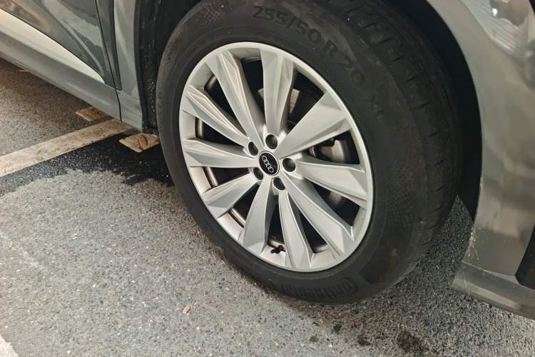 Used Audi Q6 2024 45 TFSI quattro Qiyun Edition Yulin Package 6 seats Right Front Wheel Hub