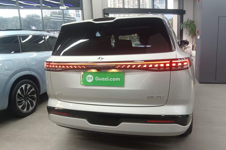 Used Dongfeng eπ eπ008 2025 210 Ultra Range-Extended Version 5 Seats Rear