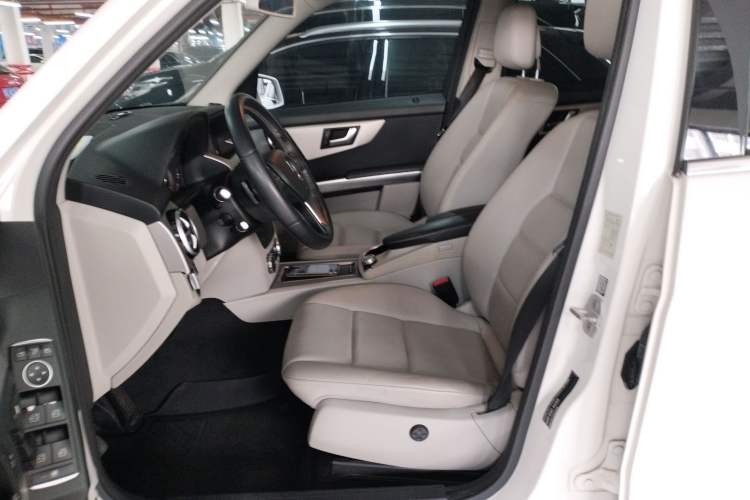 Used Mercedes-Benz GLK-Class 2013 GLK 300 4MATIC Dynamic Sunroof Model
