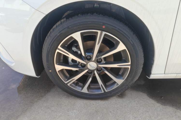 Used Geely Auto Emgrand 2026 Model 4th Generation 4 Millionth Anniversary Edition 1.5L CVT Feiyue Edition Left Front Wheel Hub