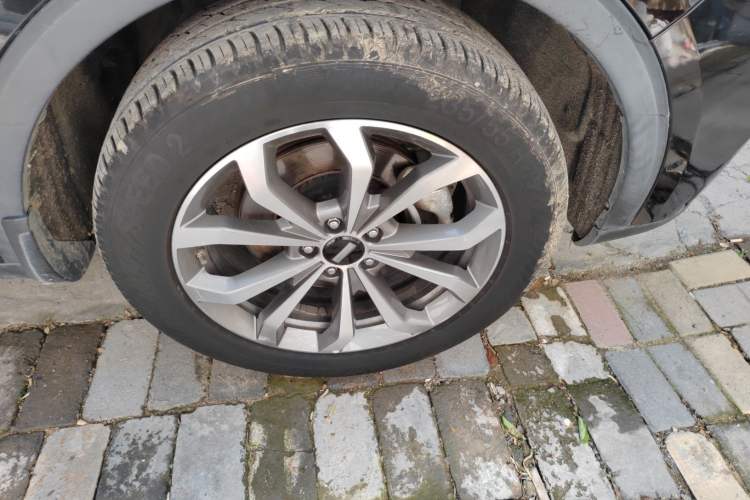 Used Wey VV6 2018 2.0T Two-Wheel Drive Flagship Version China V Standard Right Front Wheel Hub