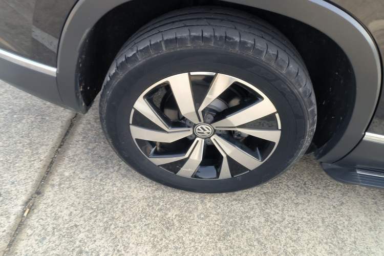 Used Volkswagen Tayron 2022 330TSI Two-Wheel Drive Luxury Connect Plus Version