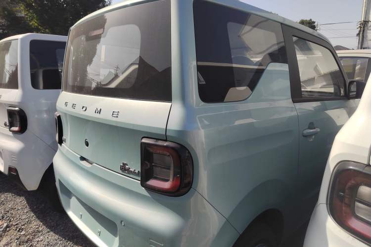 Used Geely Galaxy Panda 2024 Panda Mini 200km Endurance Bear
