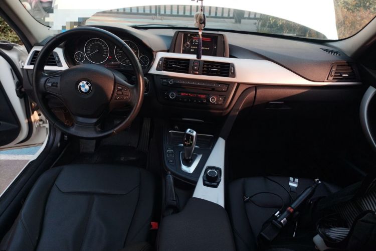 Used BMW 3 Series 2015 320i Luxury Line Stylish Edition