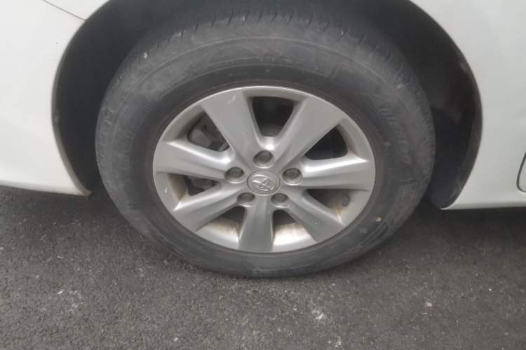 Used Toyota Corolla 2013 Special Edition 1.6L Automatic GL Cool Model Right Front Wheel Hub