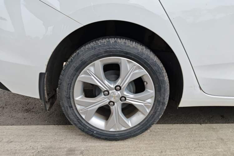 Used Chevrolet Cavalier 2020 325T Automatic Enjoyment Edition Right Rear Wheel Hub