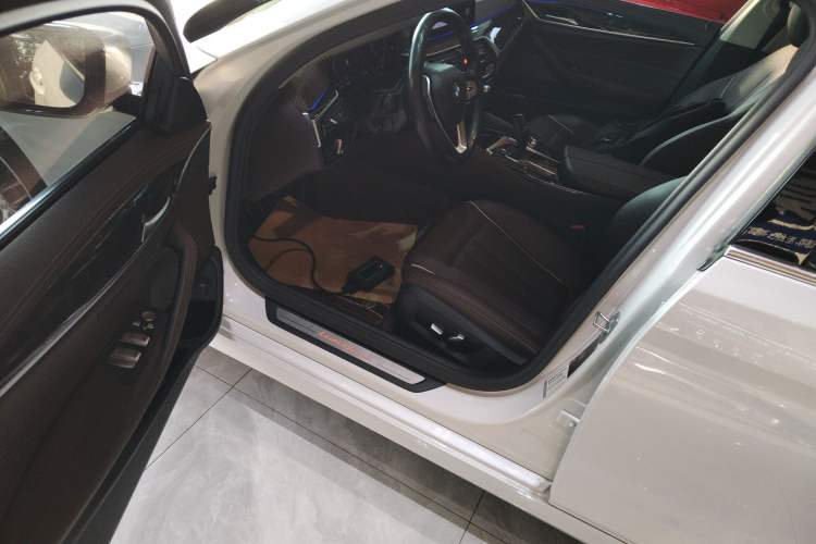 Used BMW 5 Series 2021 Updated Version 525Li Luxury Package
