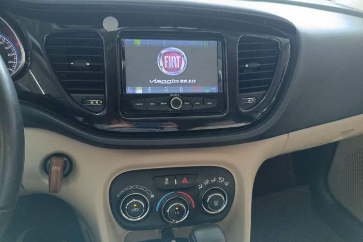 Used Fiat Viaggio 2012 1.4T Automatic Enjoyment Edition Audio And AC Panel