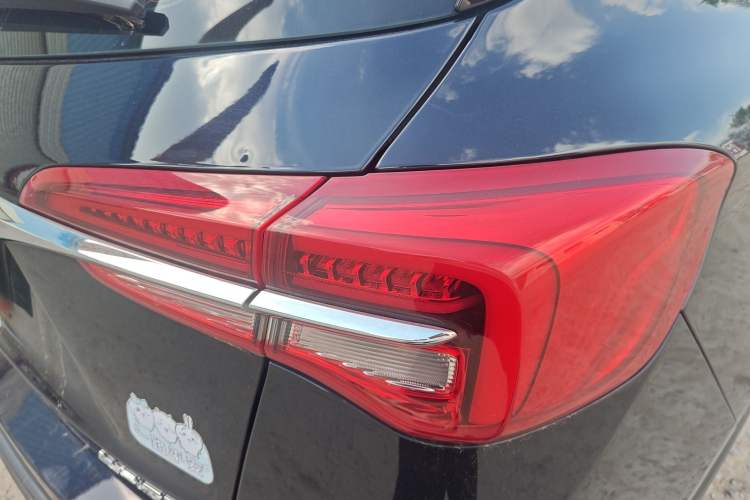 Used Buick Envision 2021 532T Two-Wheel-Drive Luxury Version Right Rear Taillight