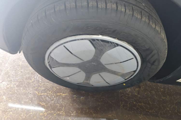 Used Geely Galaxy Geome 2026 Model 410km Carefree Edition Left Front Wheel Hub