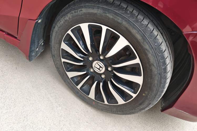 Used Honda Crider 2013 1.8L manual Comfort version Right Front Wheel Hub