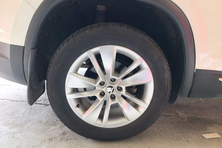 Used Skoda Kodiaq 2018 Facelifted TSI330 5-Seater Two-Wheel-Drive Luxury Enjoyment Edition