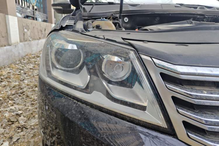 Used Volkswagen Magotan 2013 1.8TSI Luxury Model Right Front Headlight