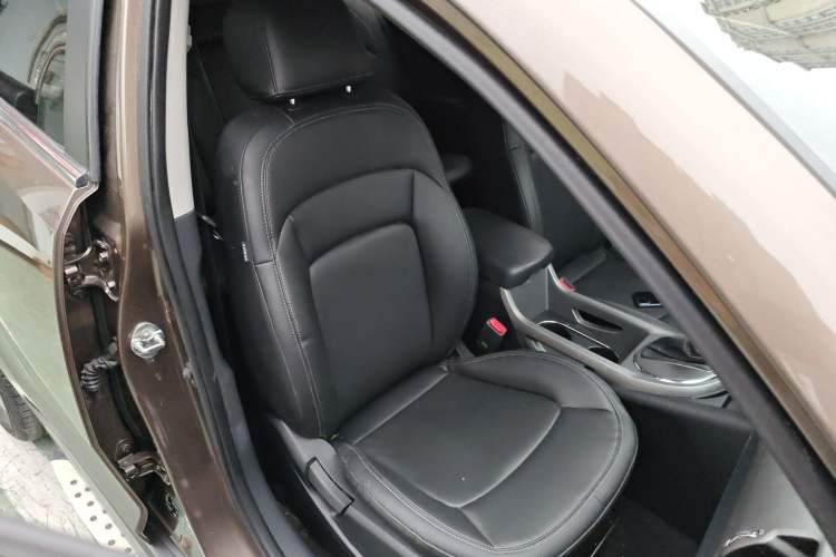 Used Kia Sportage R 2015 2.0L Automatic Two-Wheel Drive GLS Right Front Seat