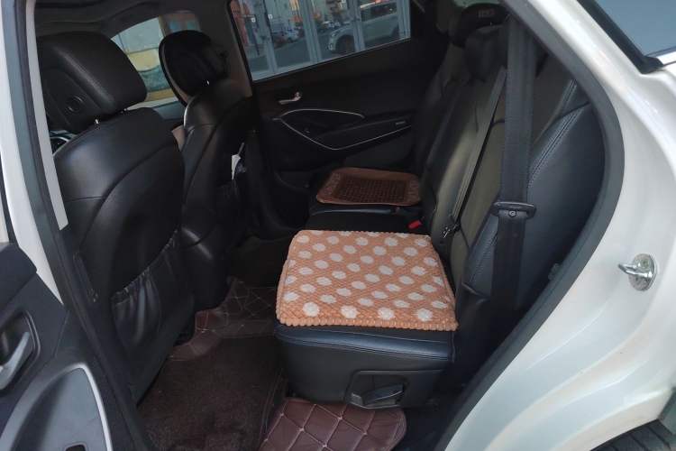 Used Hyundai Grand SantaFe 2013 3.0L 7-Seater Four-Wheel-Drive Comfort Edition
