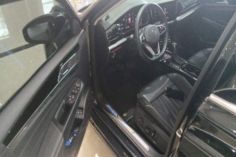 Used Volkswagen Passat New Energy 2023 430 PHEV Hybrid Luxury Edition Driver Seat