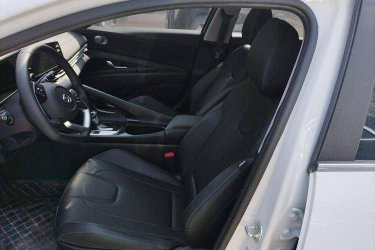 Used Hyundai Elantra 2023 1.5L CVT GLX Elite Edition Left Front Seat