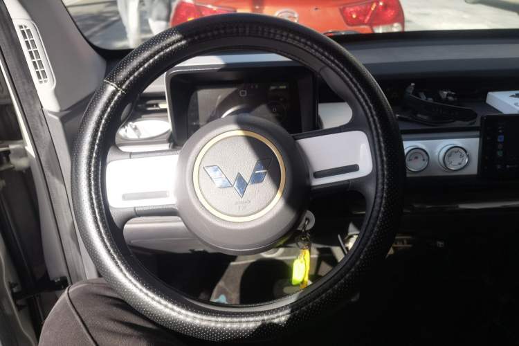 Used Wuling Hongguang MINIEV 2022 GAMEBOY 200km Gaming Edition with Lithium Iron Phosphate
