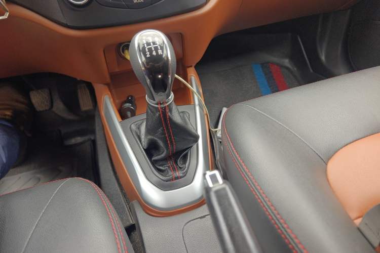 Used Geely Auto Diamond 2019 1.5L Manual Entry-Level Model Gear Lever