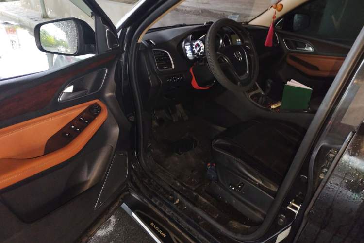 Used Baojun 560 2017 Rhythmic Edition 1.5T Manual Enjoyment Model Driver Seat