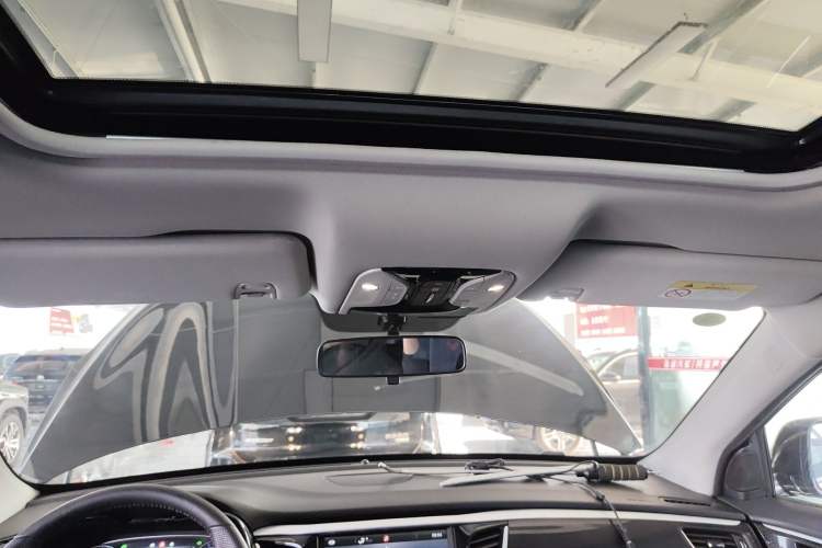 Used GAC Trumpchi GS7 2017 280T Two-Wheel Drive Luxury Model Headliner