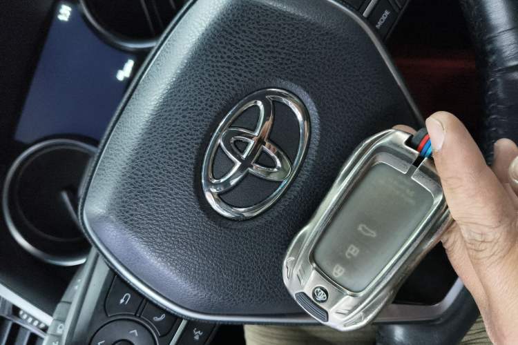 Used Toyota Camry 2023 2.0G Luxury Edition