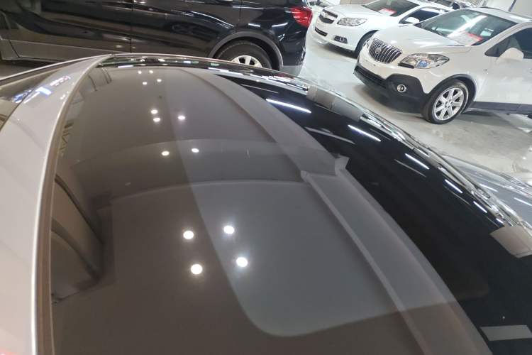 Used Mercedes-Benz SLK-Class 2011 SLK 200 Fashion Model
