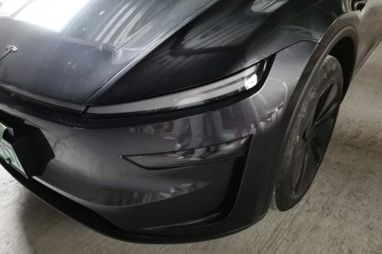 Used Tesla Model Y 2025 Rear-Wheel-Drive Version
