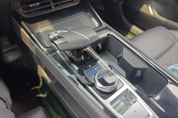 Used CHANGAN Ruicheng PLUS 2023 1.5T DCT Flagship Edition Gear Lever