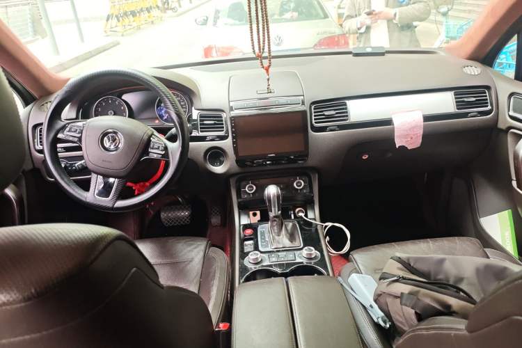 Used Volkswagen Touareg 2017 3.0 TSI Touareg Model Center Console