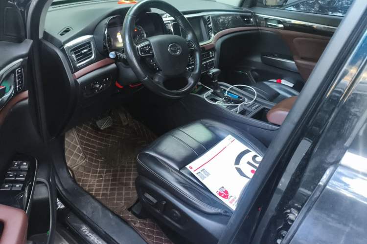 Used GAC Trumpchi GS8 2017 320T Two-Wheel Drive Luxury Smart Connectivity Version (7 Seats)