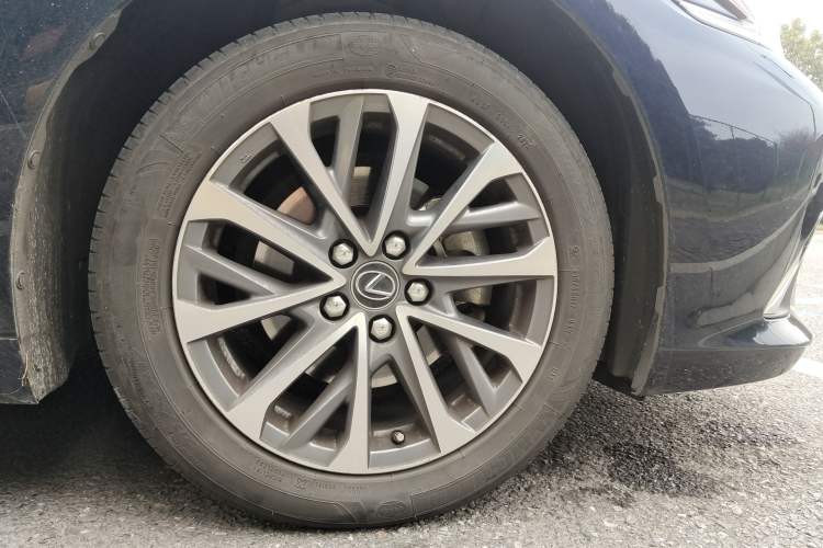 Used Lexus ES 2022 200 Excellence Edition
