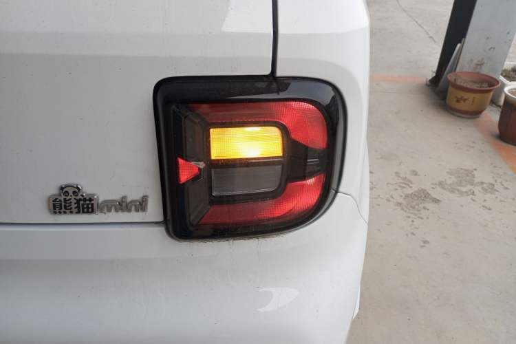 Used Geely Galaxy Panda 2024 Panda Mini 200km Endurance Bear
