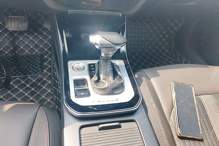 Used Dongfeng Aeolus Yixuan 2020 230T Automatic Dazzle Track Edition