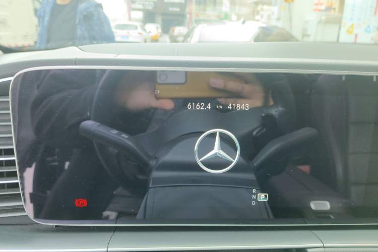 Used Mercedes-Benz GLE 2021 GLE 350 4MATIC Dynamic Edition Odometer Close Up