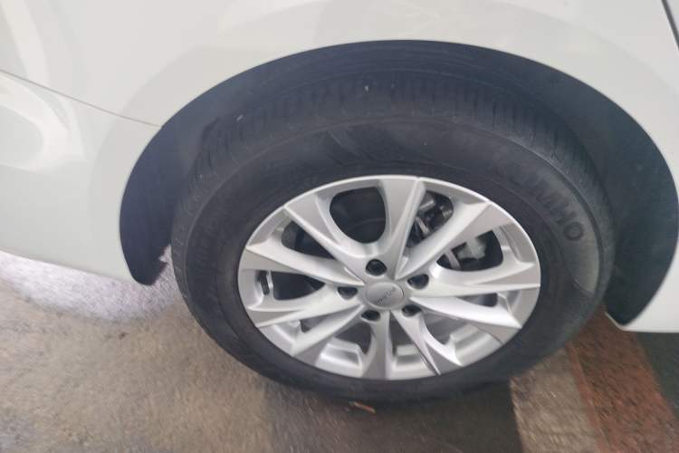 Used Roewe i5 2023 1.5L CVT Luxury Edition Right Rear Wheel Hub