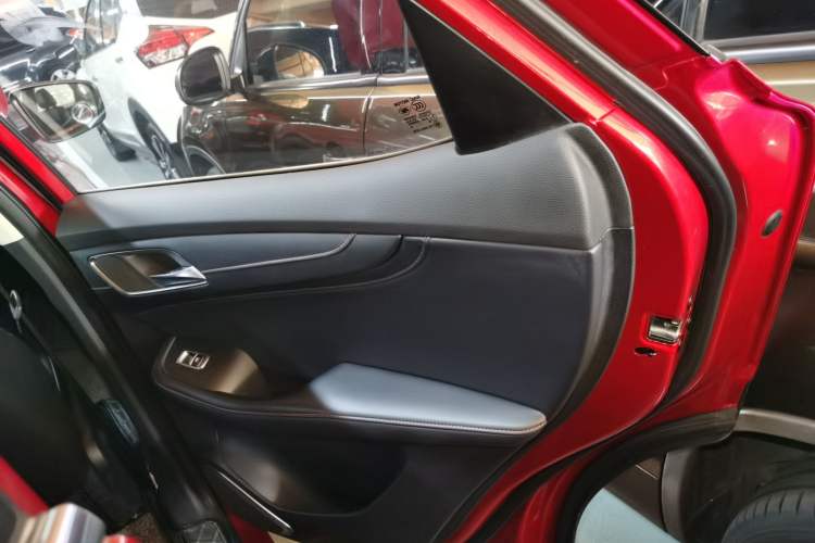 Used MG HS 2019 20T Automatic Two-Wheel Drive Luxury Edition China VI Standard
