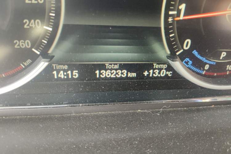 Used BMW 5 Series 2017 525Li Luxury Design Package Odometer Close Up