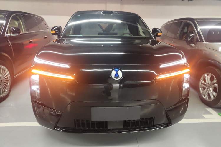 Used Denza N8L 2025 Model Zunrong Model
