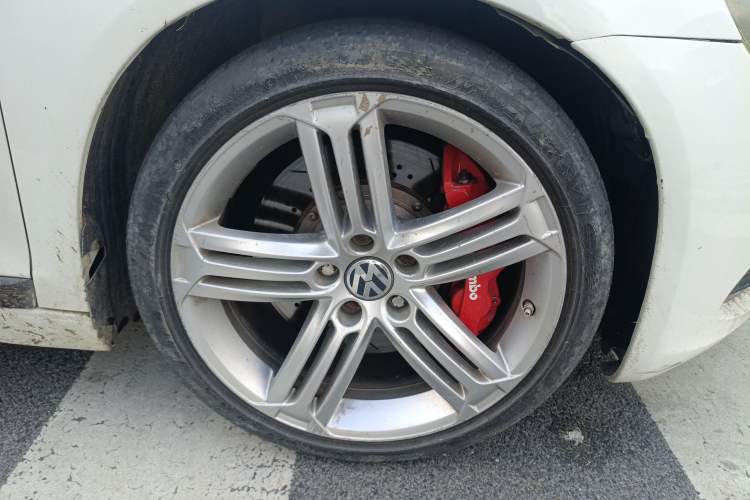 Used Volkswagen Scirocco 2011 1.4 TSI Single-Turbo Fashion Edition Right Front Wheel Hub