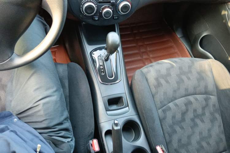 Used Nissan Tiida 2014 1.6L CVT Comfort Model Gear Lever