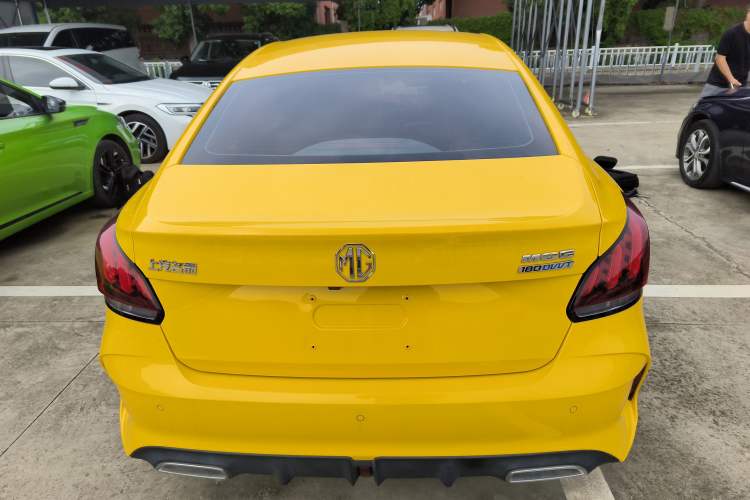 Used MG 5 2021 180 DVVT CVT Youth Luxury Edition
