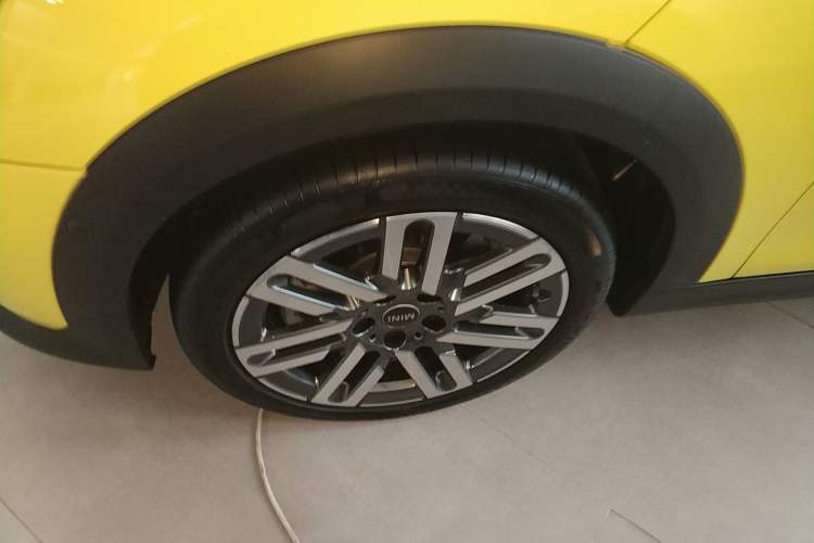 Used MINI 2025 1.5T COOPER Classic Edition Five-Door Version Exterior 4