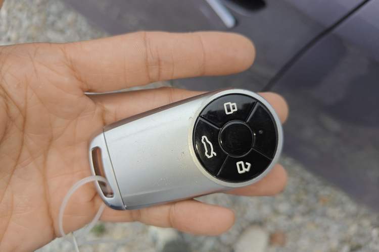 Used ORA Lightning Cat 2022 555 km Luxury Edition
